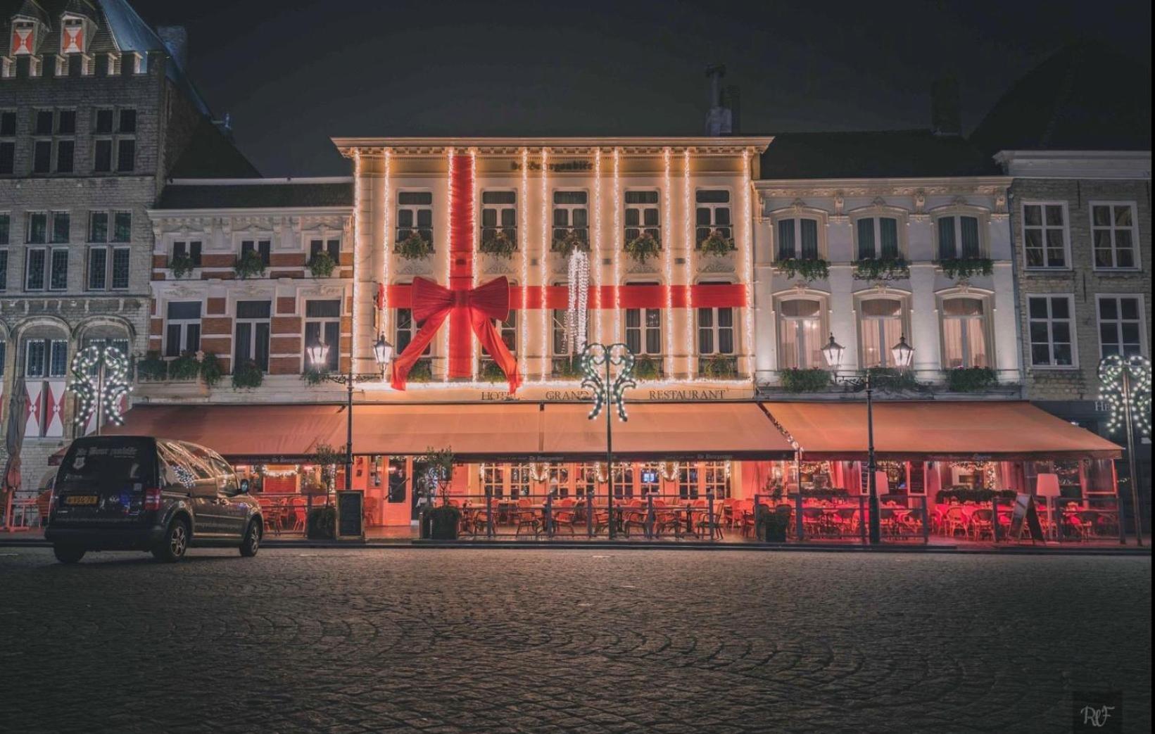 Grand Cafe Hotel De Bourgondier Bergen op Zoom Exterior photo